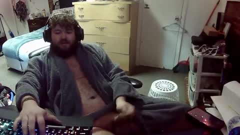 Snapshot of munchie3w chatting on 12/16/24, 08:37 munchieee online show from 12/16/24, 08:37