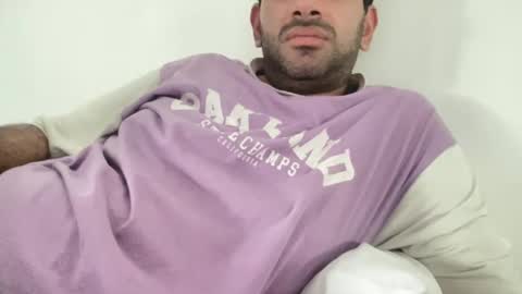 Snapshot of munnabobby2008 chatting on 01/31/25, 06:57 munnabobby2008 online show from 01/31/25, 06:57