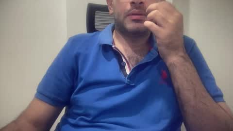 Snapshot of munnabobby2008 chatting on 11/11/25, 04:29 munnabobby2008 online show from 11/11/25, 04:29