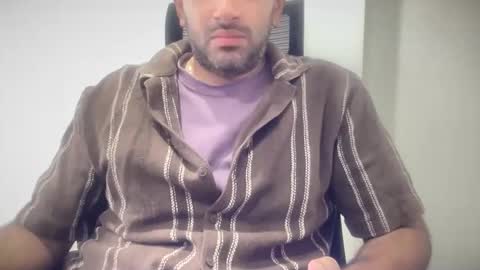 Snapshot of munnabobby2008 chatting on 11/17/25, 06:52 munnabobby2008 online show from 11/17/25, 06:52