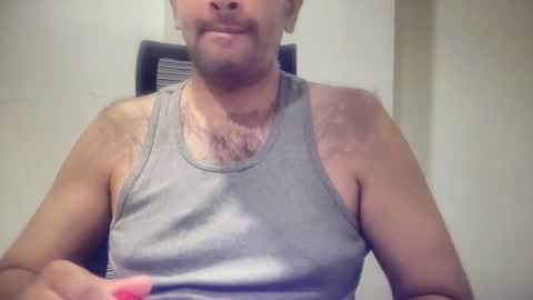 Snapshot of munnabobby2008 chatting on 11/30/25, 04:44 munnabobby2008 online show from 11/30/25, 04:44