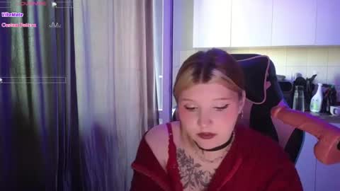 Snapshot of mura_muur chatting on 06/18/26, 12:31 Milana online show from 06/18/26, 12:31