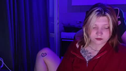 Snapshot of mura_muur chatting on 06/22/26, 03:53 Milana online show from 06/22/26, 03:53