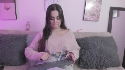 Snapshot of muriell_69 chatting on 11/27/25, 11:40 muriell_69 online show from 11/27/25, 11:40