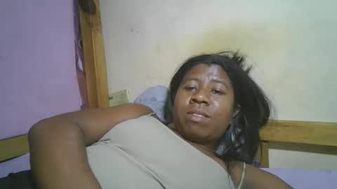 Snapshot of murielleee chatting on 04/17/26, 08:39 murielleee online show from 04/17/26, 08:39