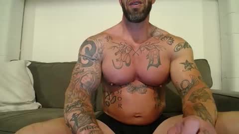 Snapshot of muscle761004 chatting on 05/25/26, 01:55 muscle761004 online show from 05/25/26, 01:55