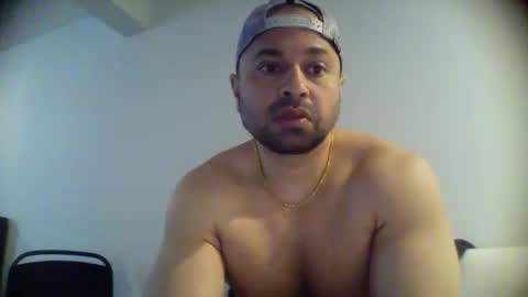 Snapshot of muscle794 chatting on 02/25/26, 04:49 Cool Traveler online show from 02/25/26, 04:49