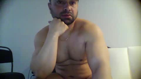 Snapshot of muscle794 chatting on 02/27/26, 04:40 Cool Traveler online show from 02/27/26, 04:40