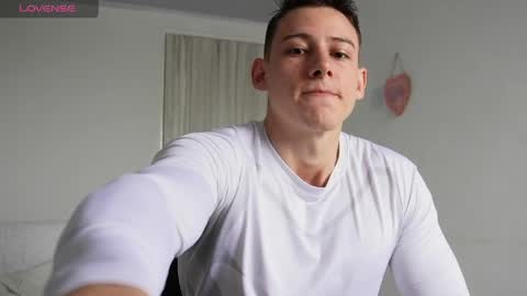 Snapshot of muscle_king_cum chatting on 04/21/26, 01:39 muscle_king_cum online show from 04/21/26, 01:39