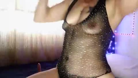 arami online show from 09/18/25, 11:56