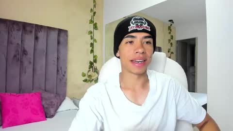 Snapshot of muscle_scott chatting on 09/11/25, 11:54 muscle scott online show from 09/11/25, 11:54