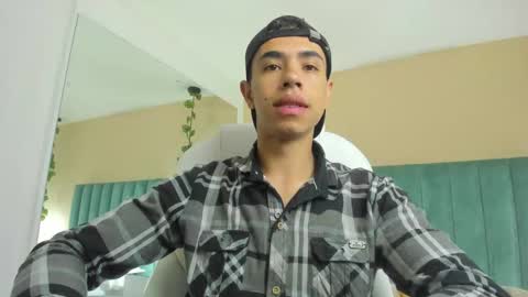 Snapshot of muscle_scott chatting on 09/12/25, 11:54 muscle scott online show from 09/12/25, 11:54