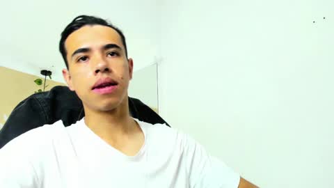 Snapshot of muscle_scott chatting on 09/15/25, 11:54 muscle scott online show from 09/15/25, 11:54