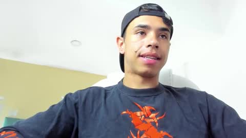 Snapshot of muscle_scott chatting on 09/19/25, 12:06 muscle scott online show from 09/19/25, 12:06