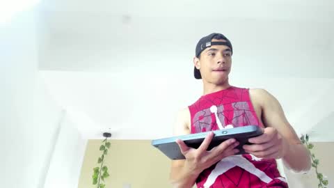 Snapshot of muscle_scott chatting on 09/26/25, 12:20 muscle scott online show from 09/26/25, 12:20