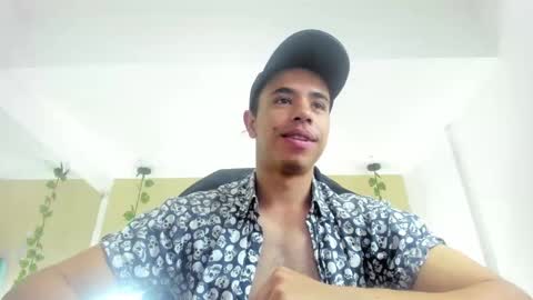 Snapshot of muscle_scott chatting on 09/29/25, 12:10 muscle scott online show from 09/29/25, 12:10