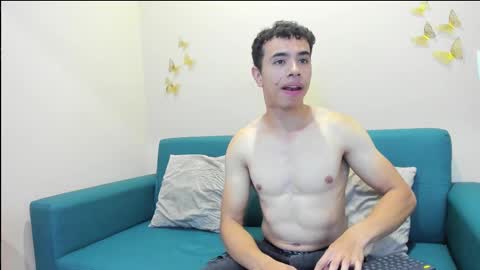 Snapshot of muscle_scott chatting on 10/02/25, 12:12 muscle scott online show from 10/02/25, 12:12