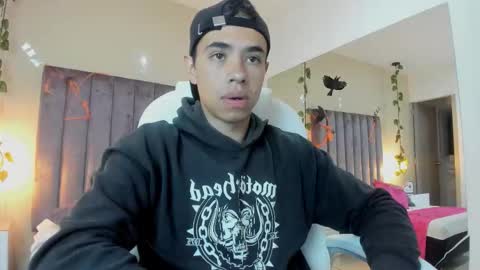 Snapshot of muscle_scott chatting on 10/07/25, 12:13 muscle scott online show from 10/07/25, 12:13