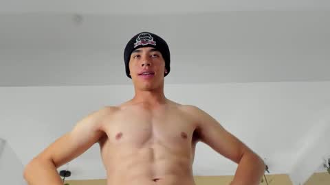 Snapshot of muscle_scott chatting on 10/10/25, 12:26 muscle scott online show from 10/10/25, 12:26