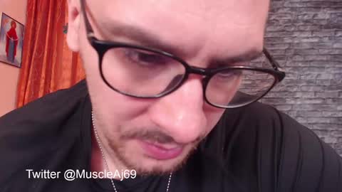 Snapshot of muscleaj69 chatting on 12/29/24, 03:57 AJ online show from 12/29/24, 03:57