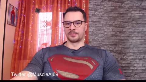 Snapshot of muscleaj69 chatting on 01/05/25, 01:47 AJ online show from 01/05/25, 01:47