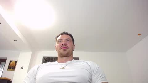 Snapshot of muscleaj69 chatting on 06/08/26, 04:07 AJ online show from 06/08/26, 04:07