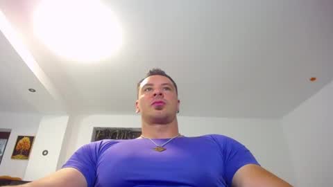 Snapshot of muscleaj69 chatting on 08/04/26, 05:21 AJ online show from 08/04/26, 05:21