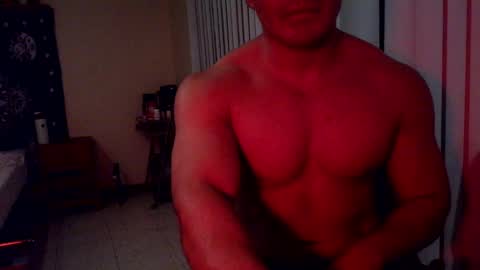 Snapshot of musclebottom21 chatting on 10/08/25, 05:49 STUP MUSCLE online show from 10/08/25, 05:49