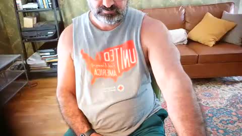 Snapshot of muscledadbear chatting on 07/09/26, 04:44 Jordan El Din online show from 07/09/26, 04:44
