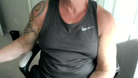 Snapshot of muscleddaddy chatting on 08/05/26, 07:06 Muscleddaddy online show from 08/05/26, 07:06