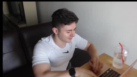 Everet online show from 09/20/25, 06:25