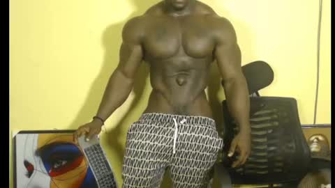 musclegod23 online show from 02/13/25, 04:43