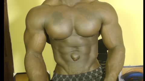 musclegod23 online show from 02/25/25, 04:46