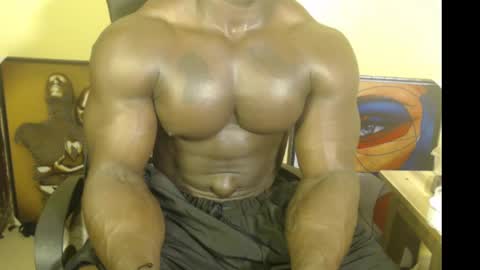 musclegod23 online show from 03/04/25, 12:39