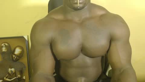 musclegod23 online show from 03/10/25, 03:52