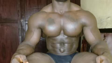Snapshot of musclegodsammy23 chatting on 03/13/26, 12:17 musclegod23 online show from 03/13/26, 12:17