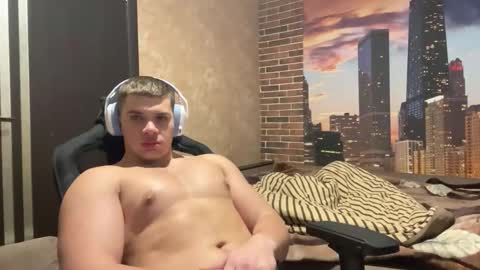 Snapshot of musclephantom chatting on 11/26/25, 09:49 Egor online show from 11/26/25, 09:49