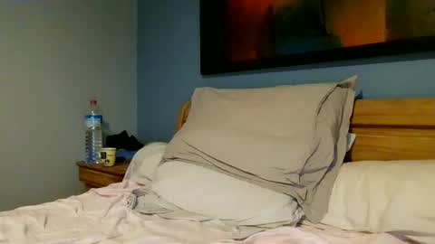 muscleshow00 online show from 11/14/25, 08:02