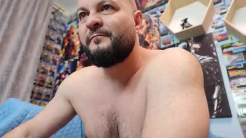 Snapshot of muscular_bear chatting on 02/07/26, 07:23 Chris online show from 02/07/26, 07:23