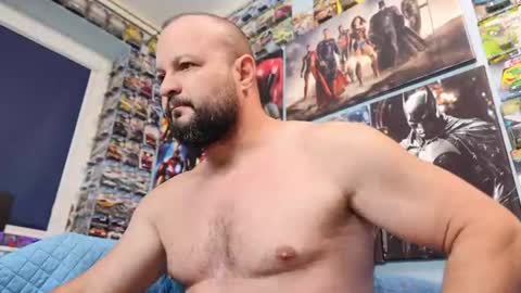 Snapshot of muscular_bear chatting on 07/07/26, 05:10 Chris online show from 07/07/26, 05:10