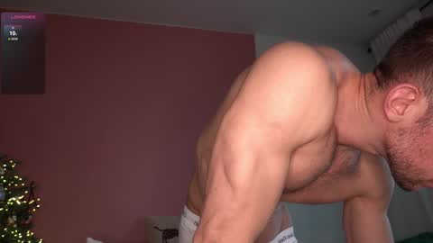 Snapshot of muscularfriend chatting on 01/30/25, 10:40 Ivan online show from 01/30/25, 10:40