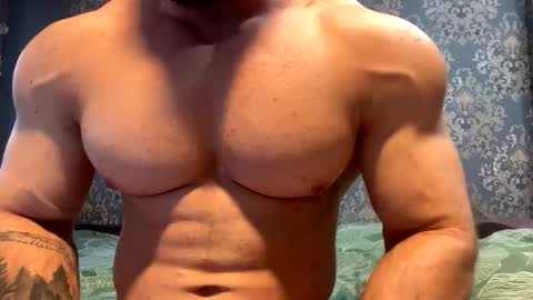 Snapshot of muscularjuggler chatting on 10/12/25, 05:39 muscularjuggler online show from 10/12/25, 05:39