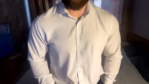 Snapshot of muscularjuggler chatting on 03/31/26, 02:35 muscularjuggler online show from 03/31/26, 02:35