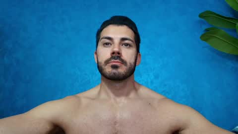 Snapshot of muscularmaster chatting on 06/01/26, 09:16 muscularmaster onlyfans online show from 06/01/26, 09:16