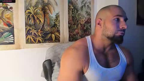 Snapshot of musculusx chatting on 02/26/25, 05:07 Musculus online show from 02/26/25, 05:07