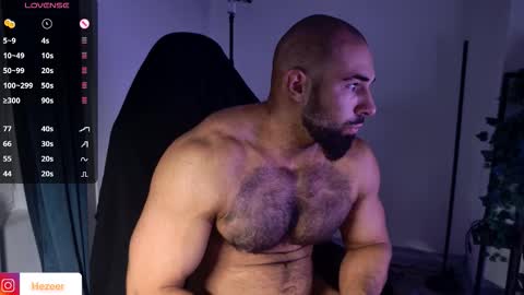 Snapshot of musculusx chatting on 10/15/25, 01:28 Musculus online show from 10/15/25, 01:28