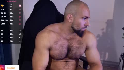 Snapshot of musculusx chatting on 10/19/25, 03:40 Musculus online show from 10/19/25, 03:40