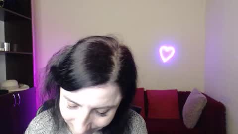 Jeneva online show from 11/30/25, 06:39