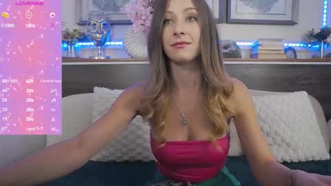 Luna  online show from 09/26/25, 06:56