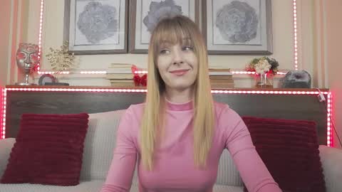 Luna  online show from 03/29/26, 06:41